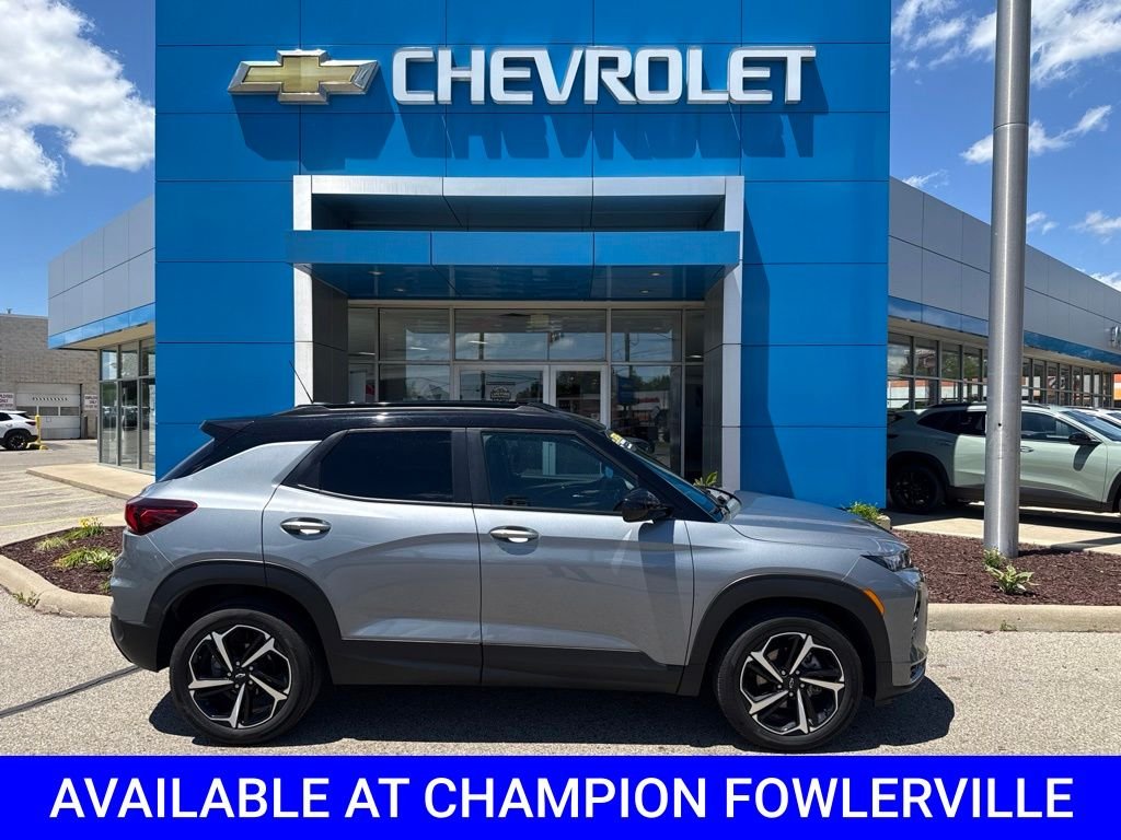 Used 2023 Gray Chevrolet RS image 2