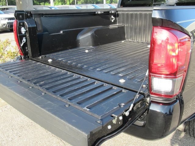 Used 2022 Black Toyota SR5 image 8
