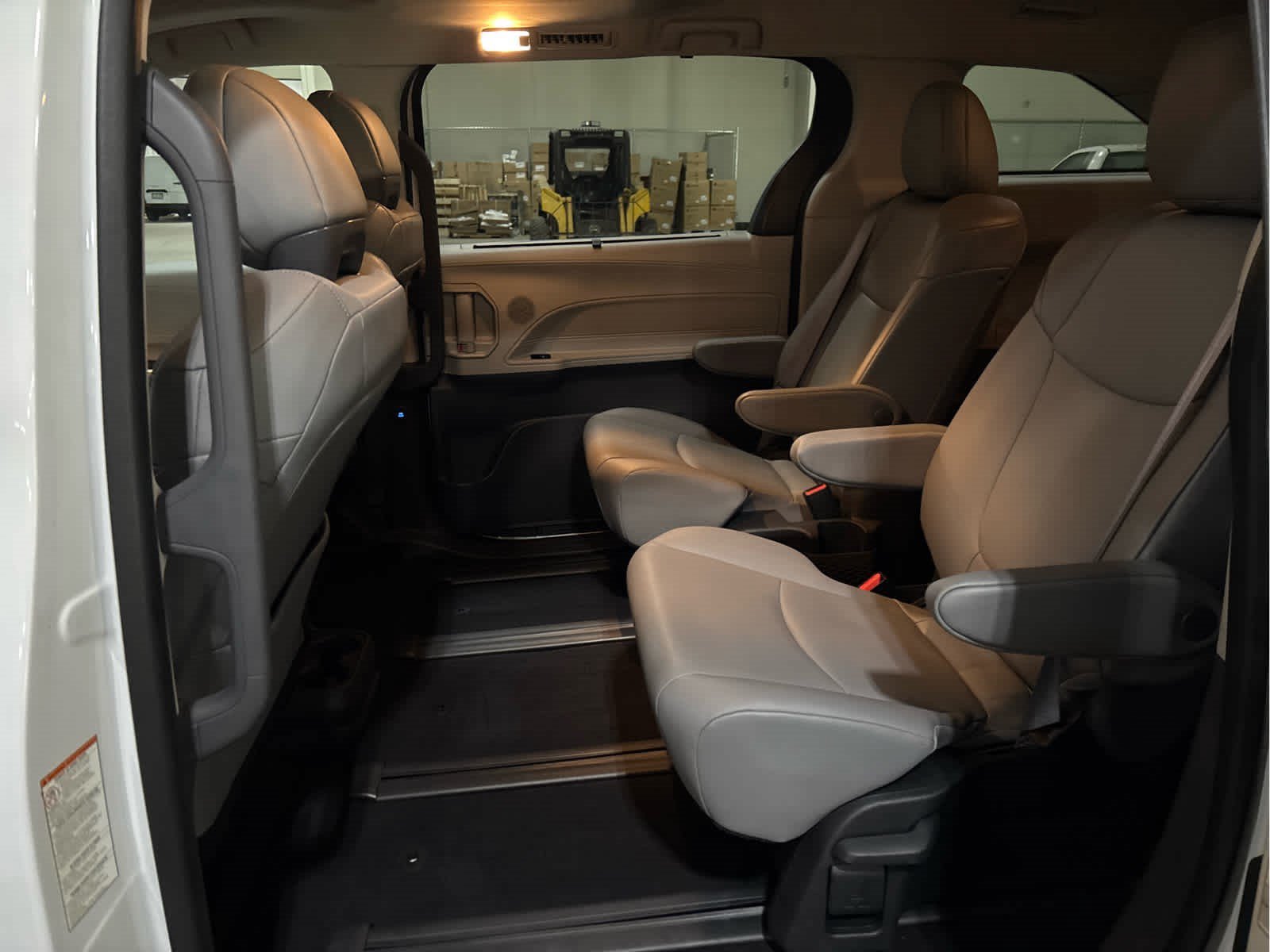 Used 2022 Wind Chill Pearl Toyota XLE image 9