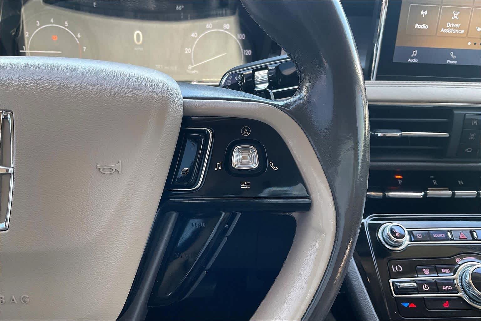Used 2020 Iced Mocha Lincoln Standard image 23