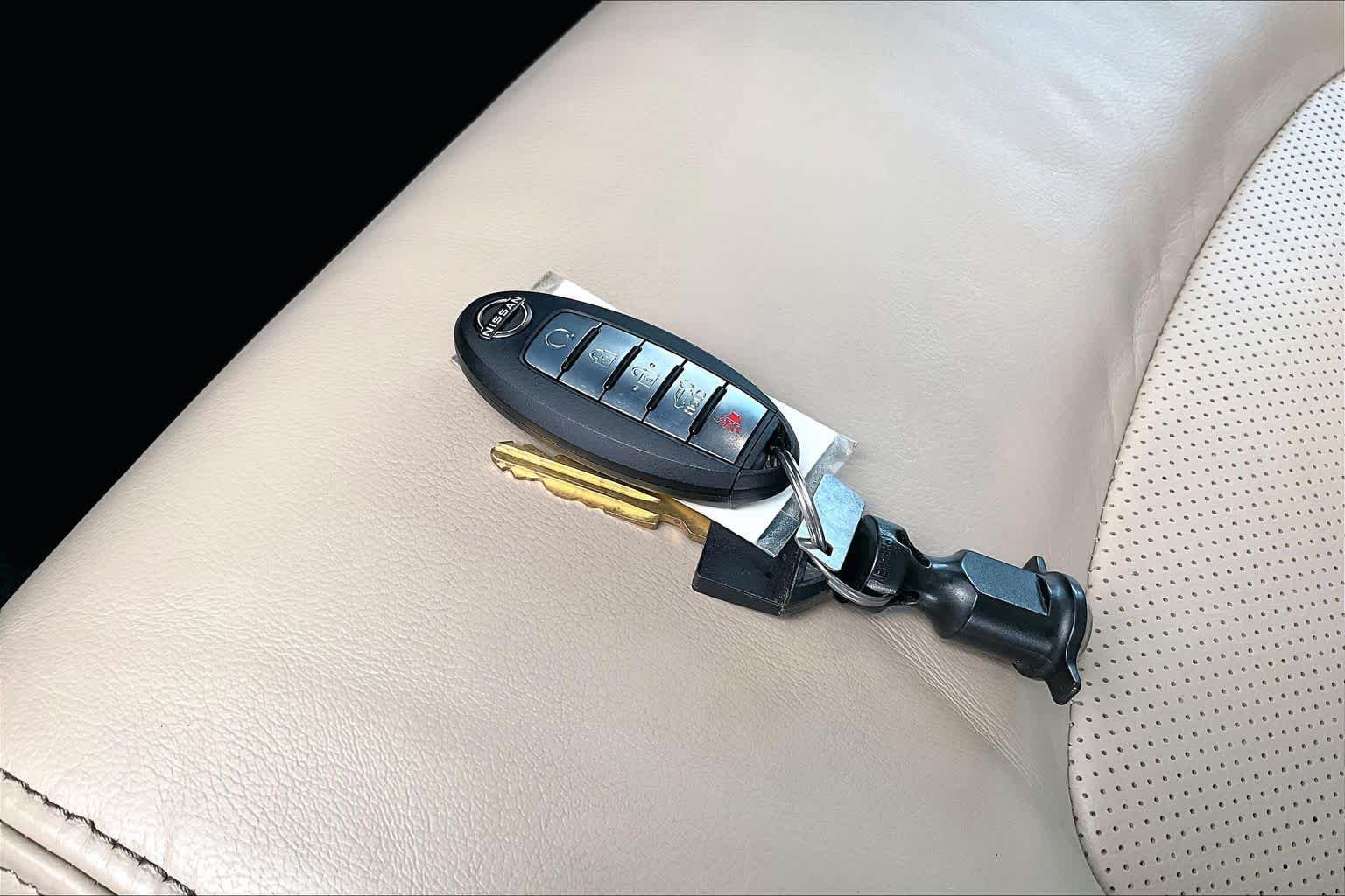 Certified Used 2023 Super Black Nissan SL image 15