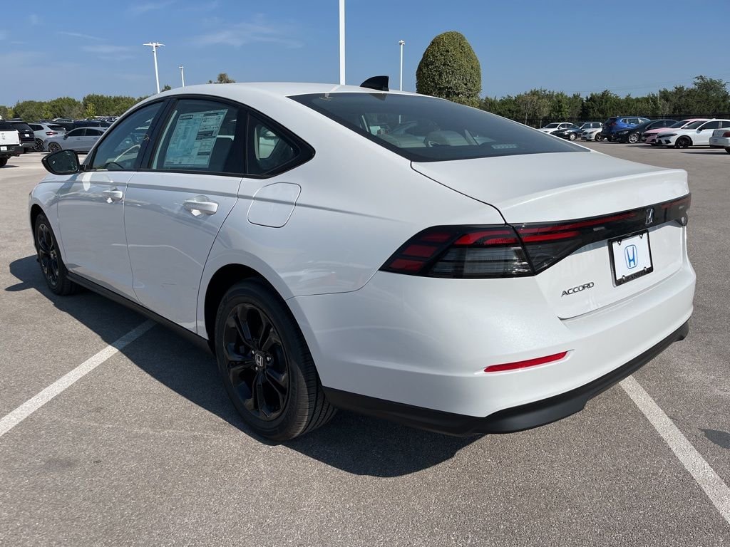 2025 Honda Accord SE - Photo 4