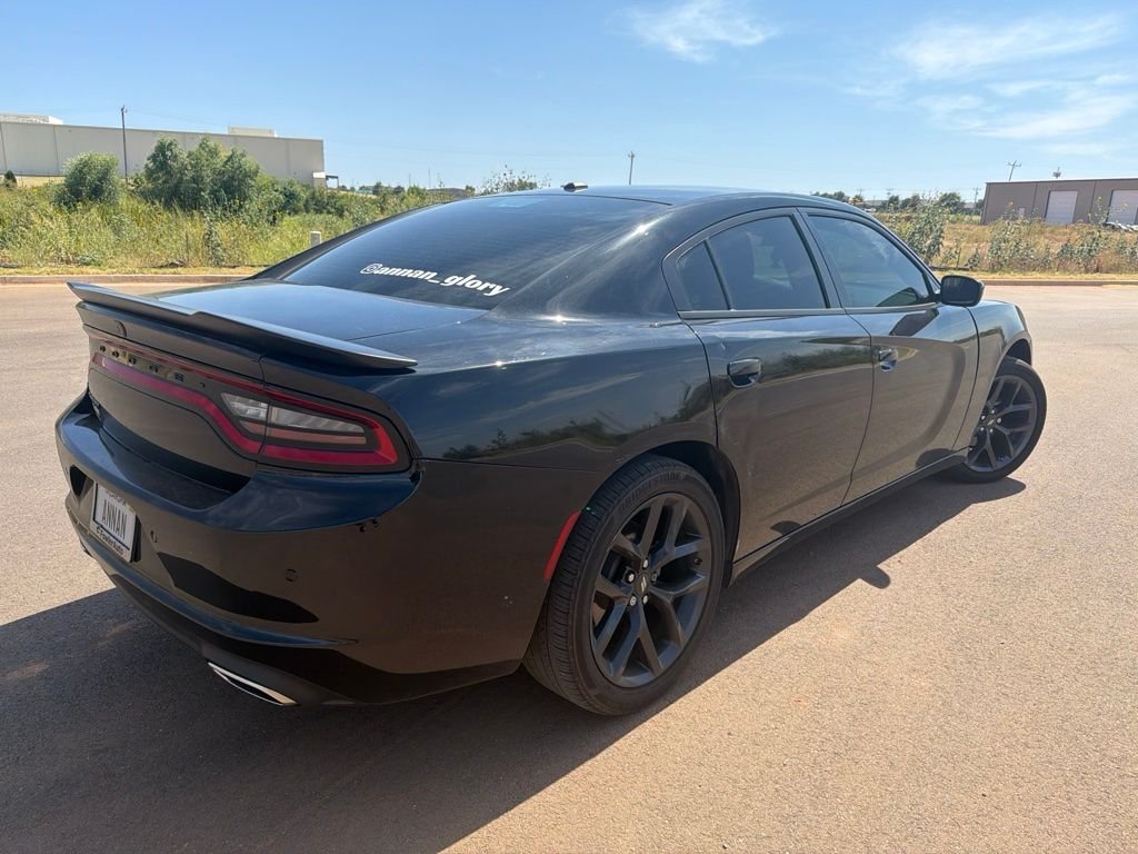 Used 2022 Pitch Black Clearcoat Dodge SXT image 8