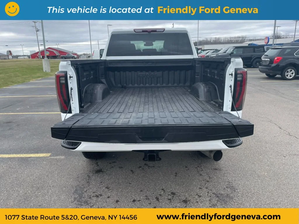 Used 2025 White GMC AT4 image 13