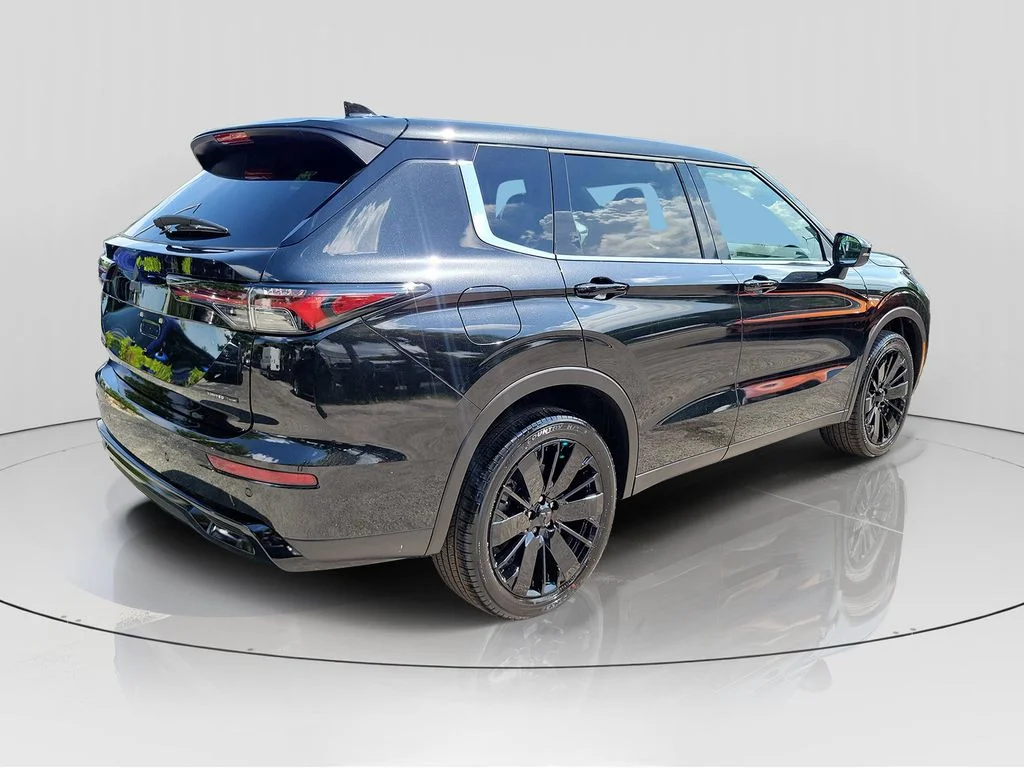 New 2026 Black Mitsubishi LE 1.5T 2WD image 8