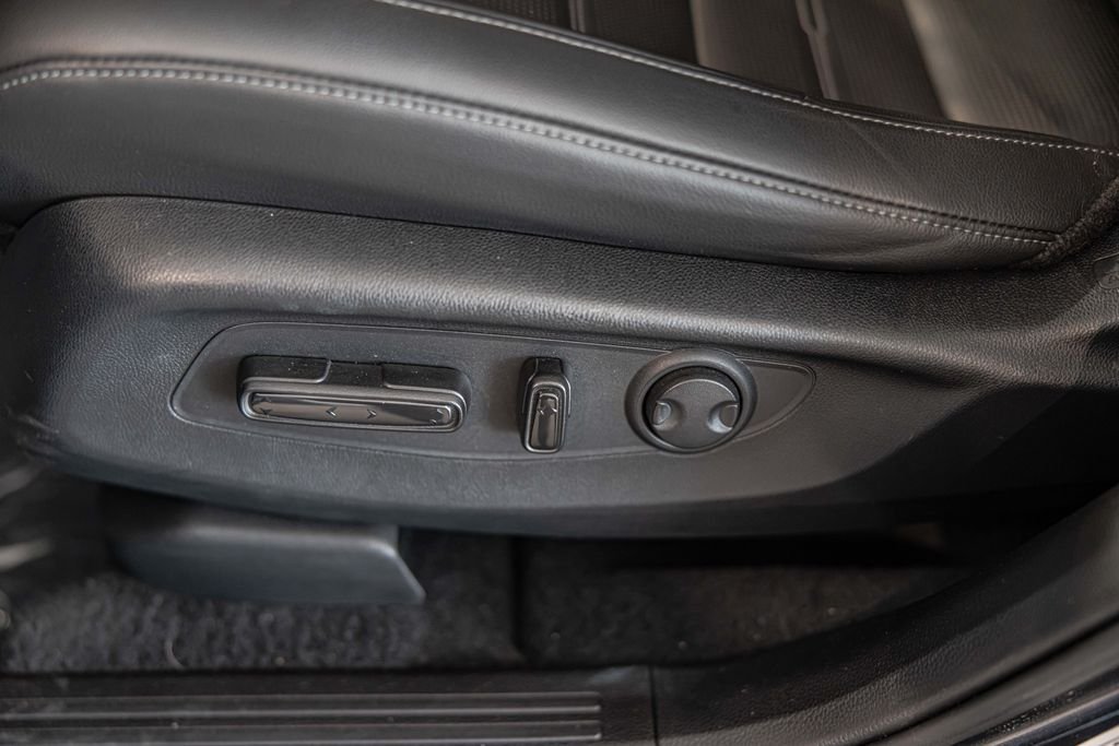Used 2025 Gray Honda EX-L image 23