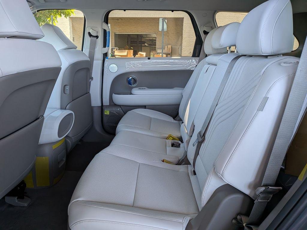 New 2026 Gray Hyundai Blue SEL 8P image 29