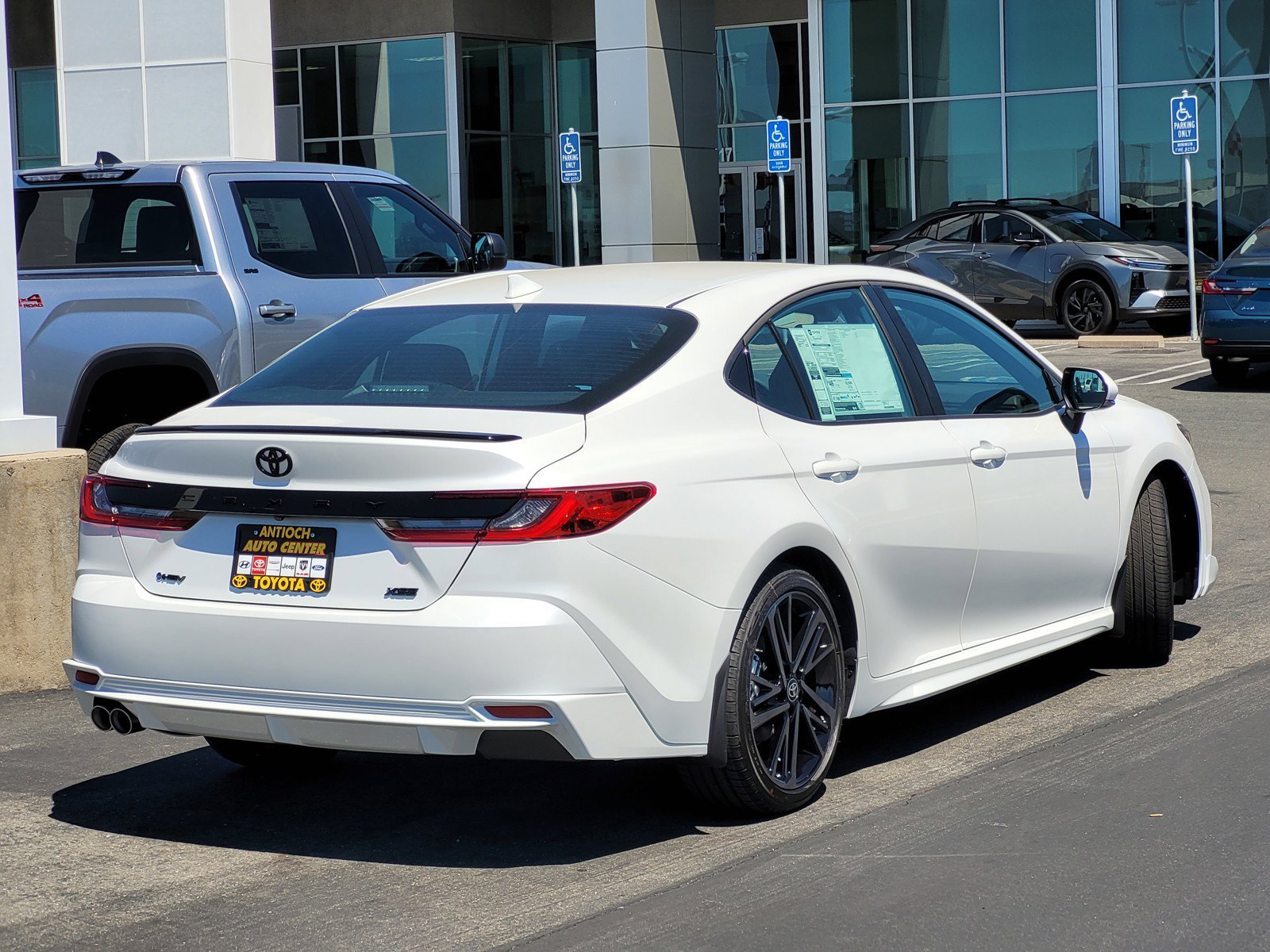 New 2026 Wind Chill Pearl <sup>1</sup> Toyota  XSE image 3