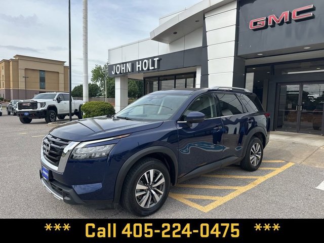 2025 Nissan Pathfinder SL