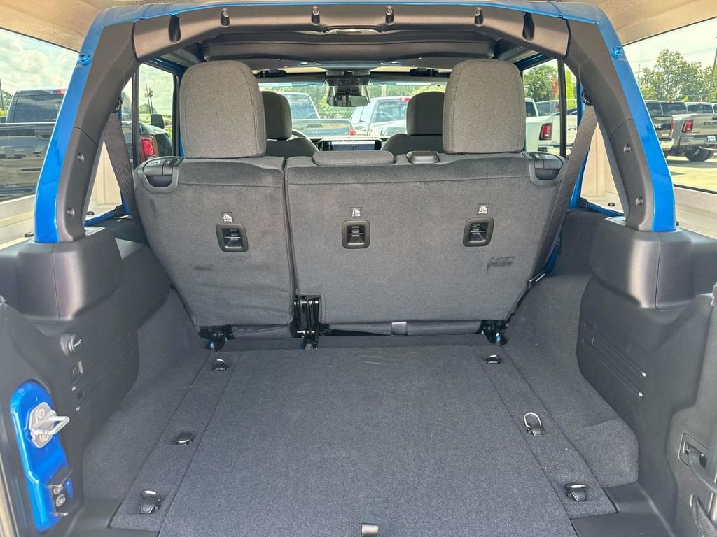 New 2027 Hydro Blue Pearlcoat Jeep Sport S image 18