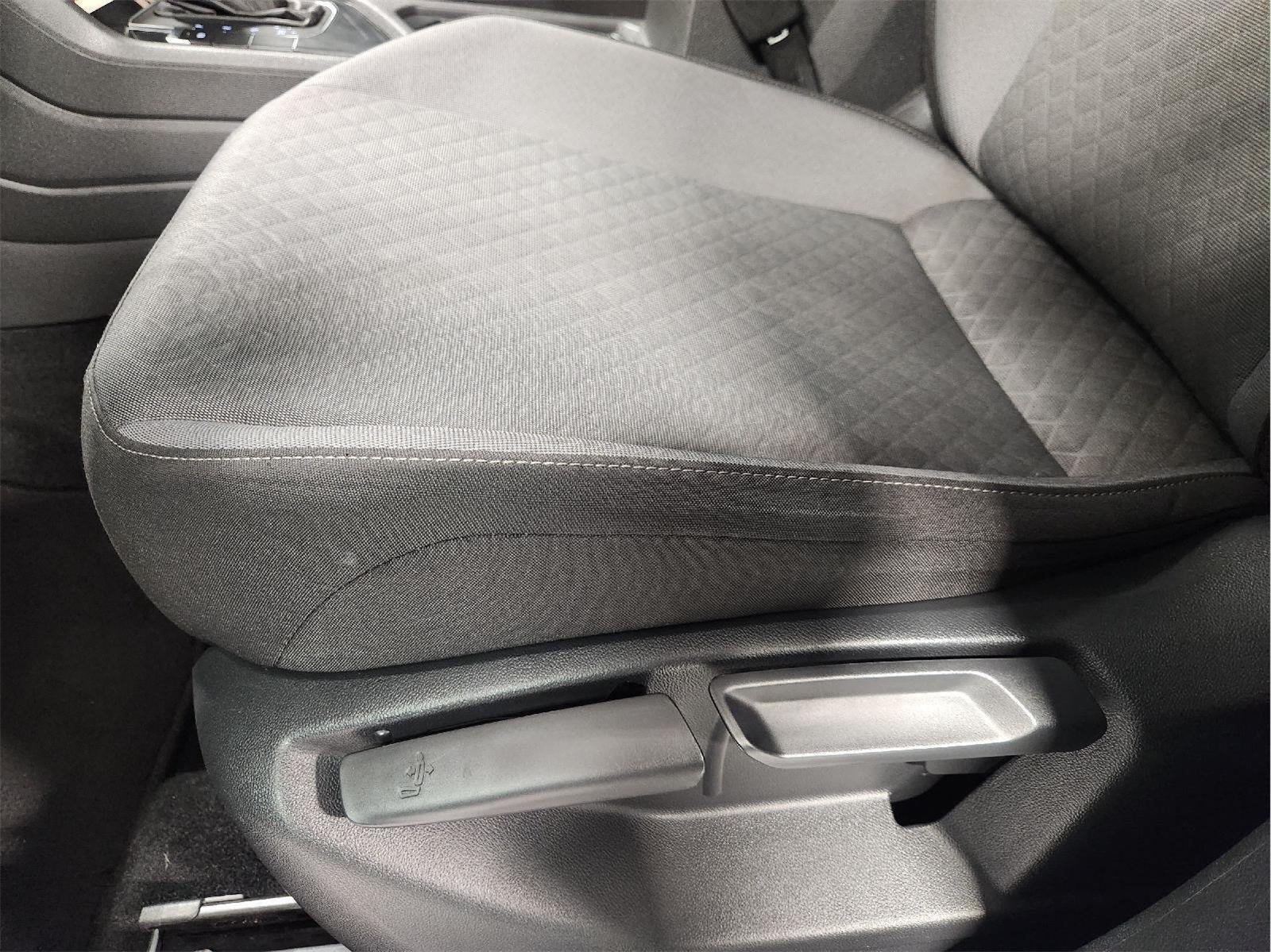 2020 Volkswagen Tiguan photo 22 of 32