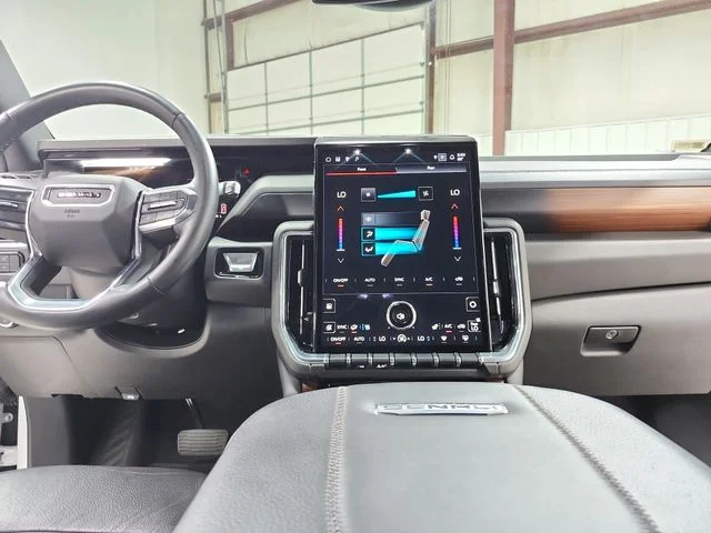 Used 2025 White GMC Denali image 27