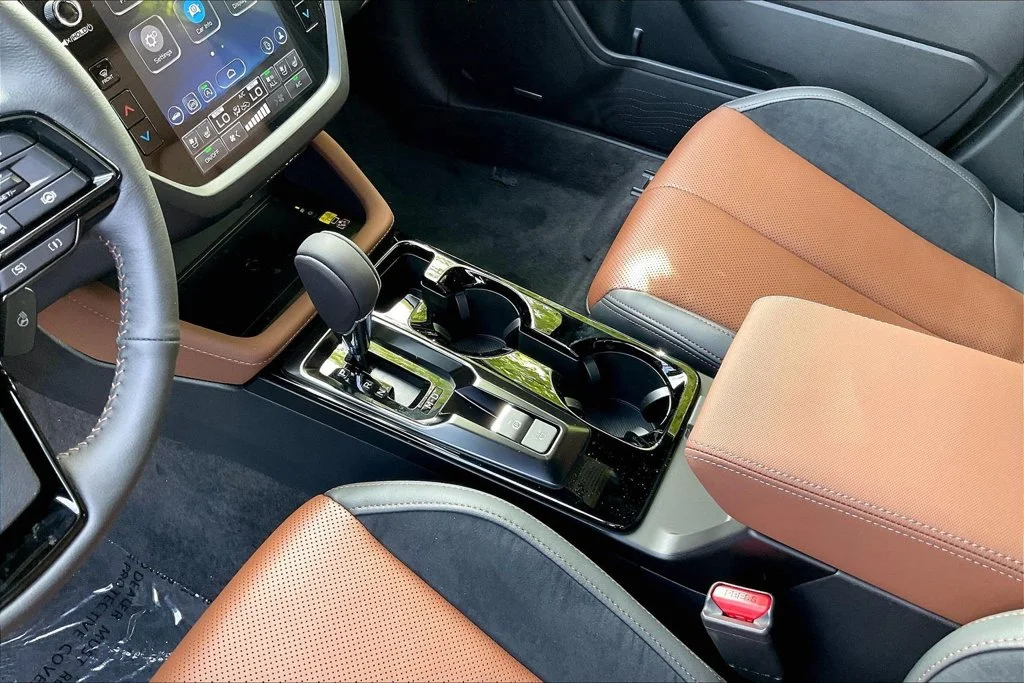 New 2026 CRYSTAL WHITE PEARL Subaru Touring image 9