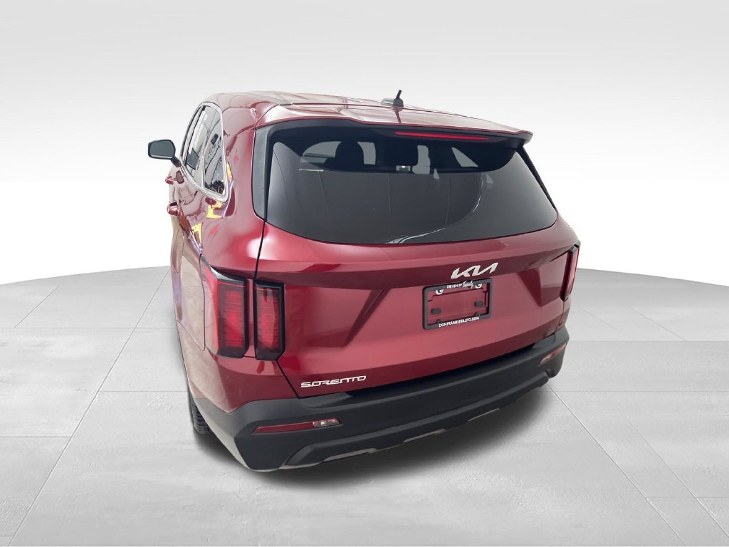 Used 2023 Red Kia LX image 3