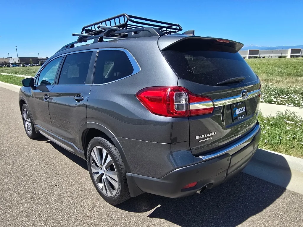 Used 2021 Magnetite Gray Metallic Subaru Limited image 3