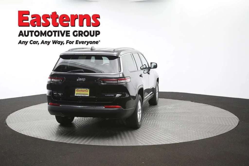 Used 2022 Black Jeep Laredo image 39