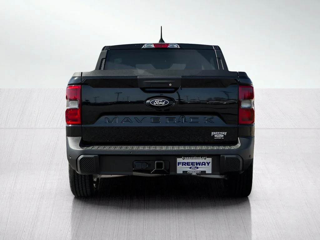 New 2026 Shadow Black Ford XLT image 4