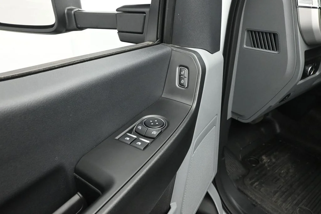 New 2025 White Ford XL image 9