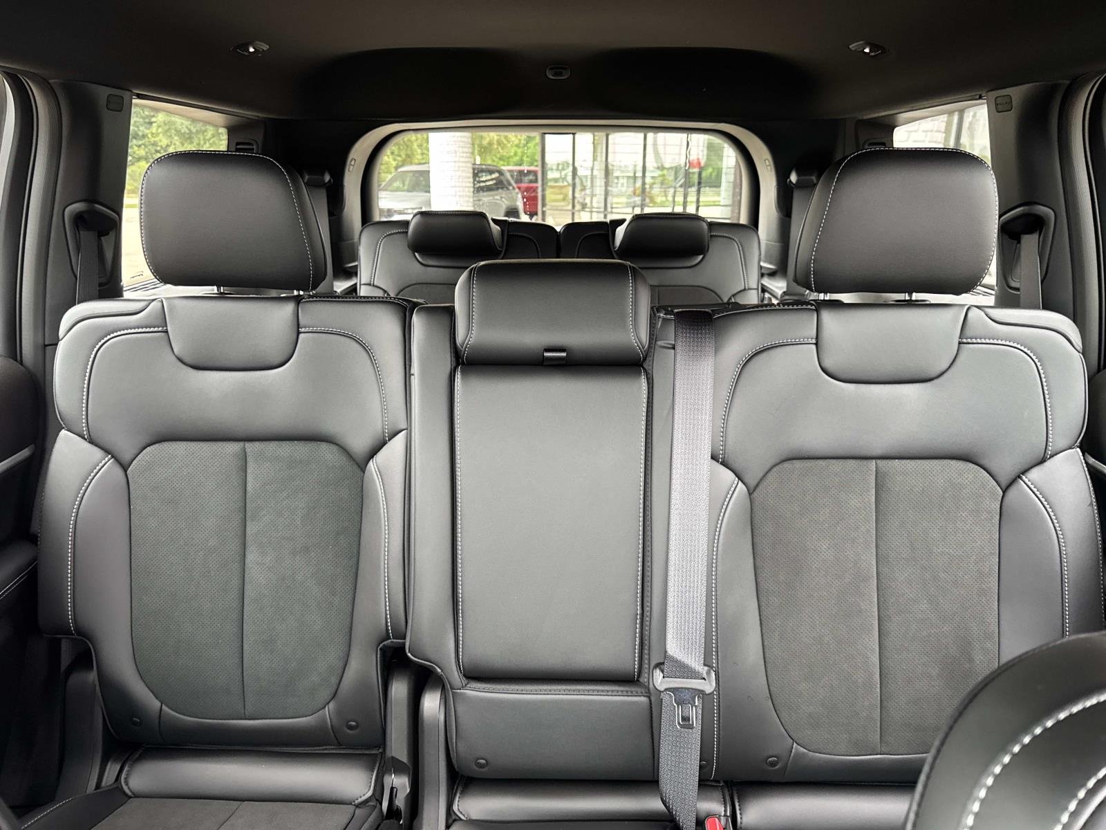 New 2026 Baltic Gray Metallic Clear-Coat Exterior Paint Jeep Laredo Altitude image 7