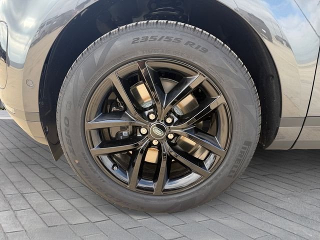 New 2026 Carpathian Grey Land Rover S image 9