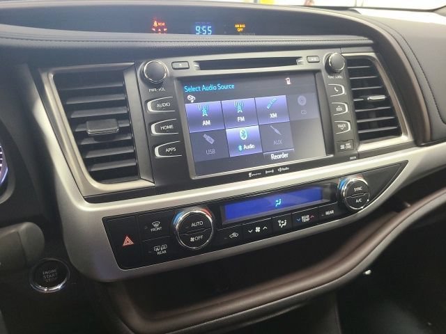 Certified Used 2018 Blizzard Pearl Toyota XLE image 31