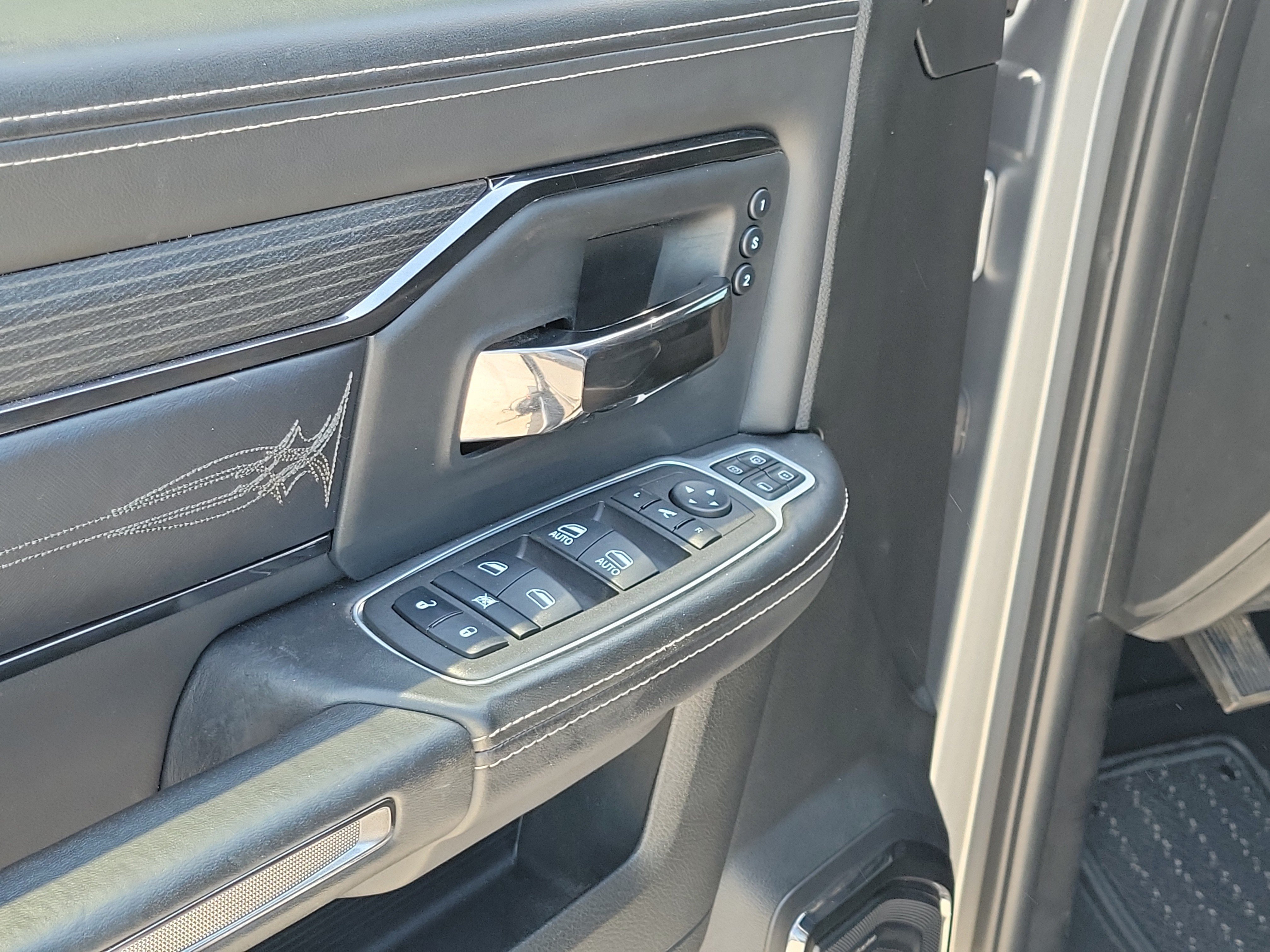 Used 2023 Billet Silver Metallic Clearcoat Ram Limited image 20