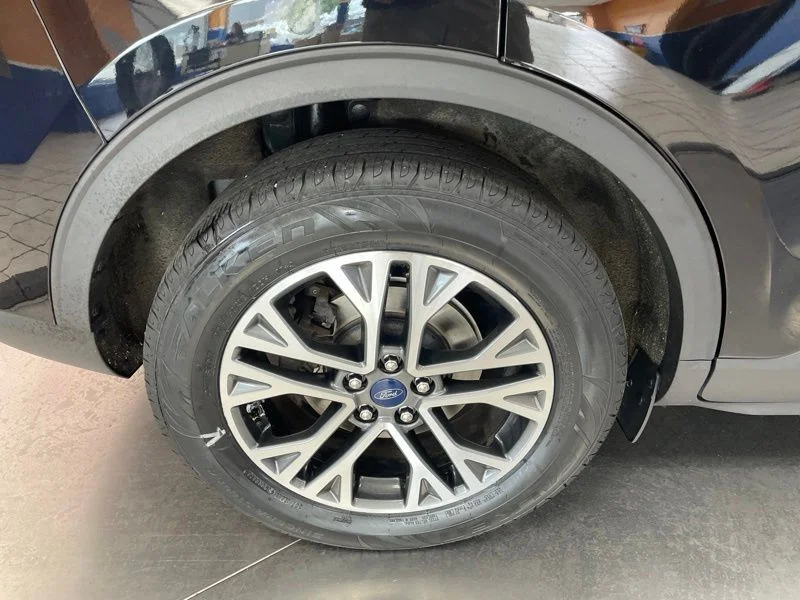 Used 2020 Black Ford SEL image 10