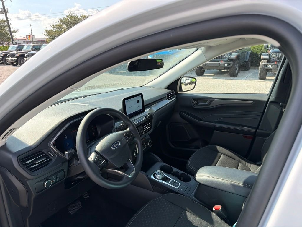 Used 2025 Silver Ford Active image 13