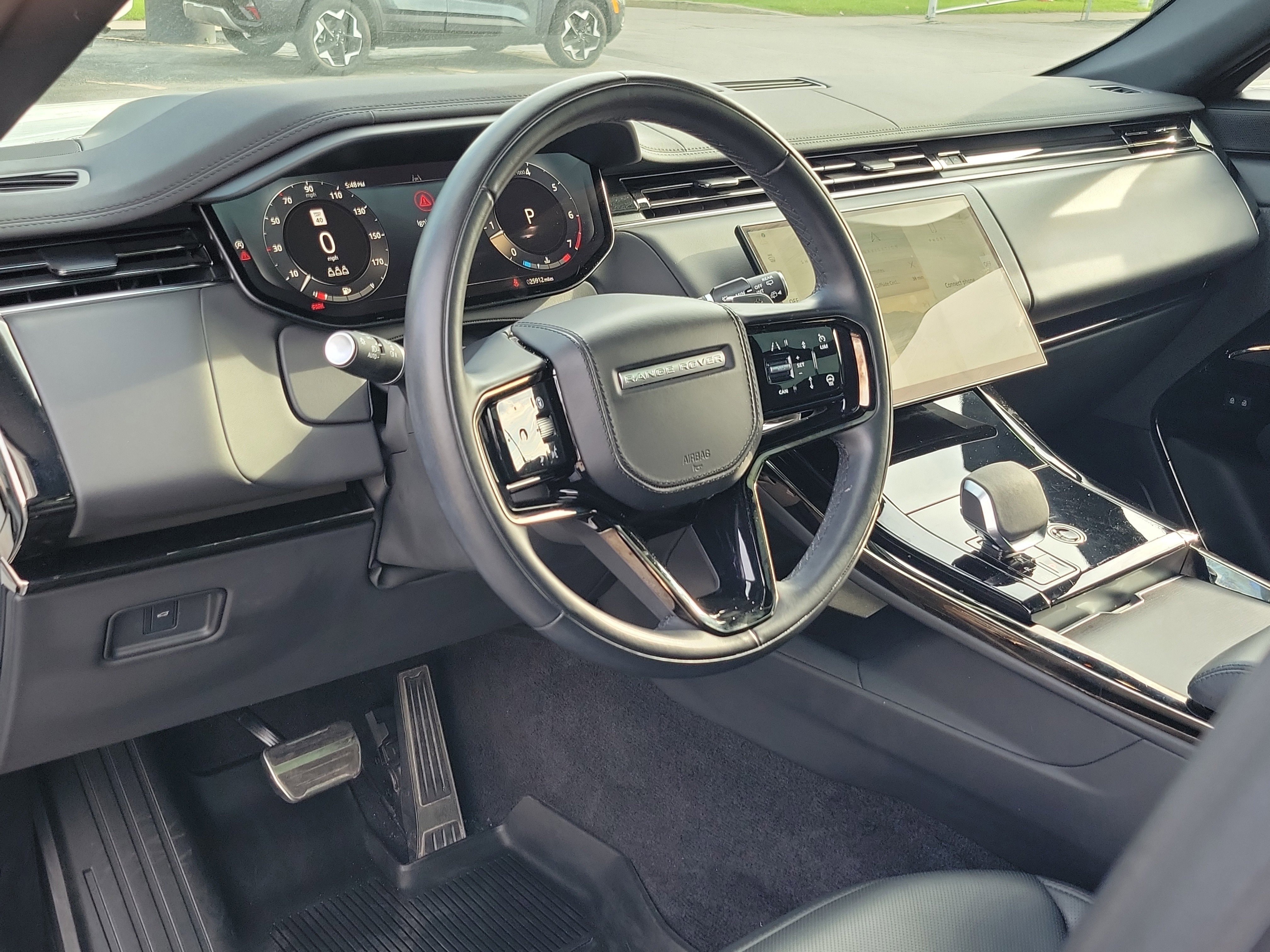 Used 2024 White Land Rover Dynamic SE image 18
