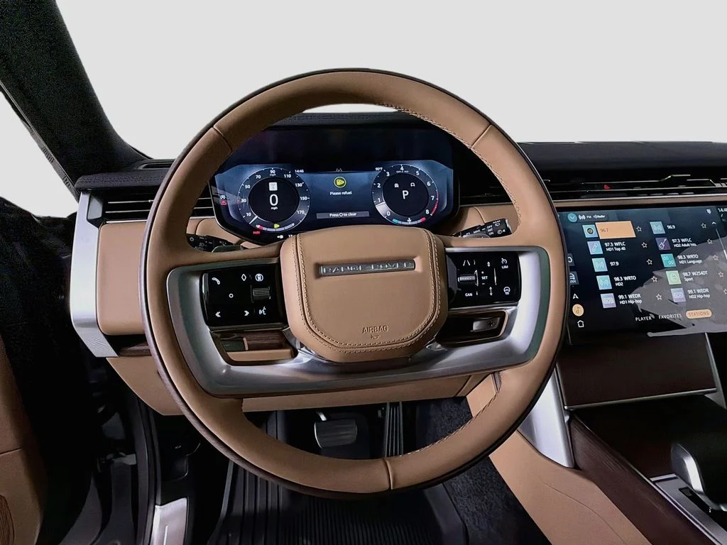 New 2026 Eiger Grey Land Rover SE image 11