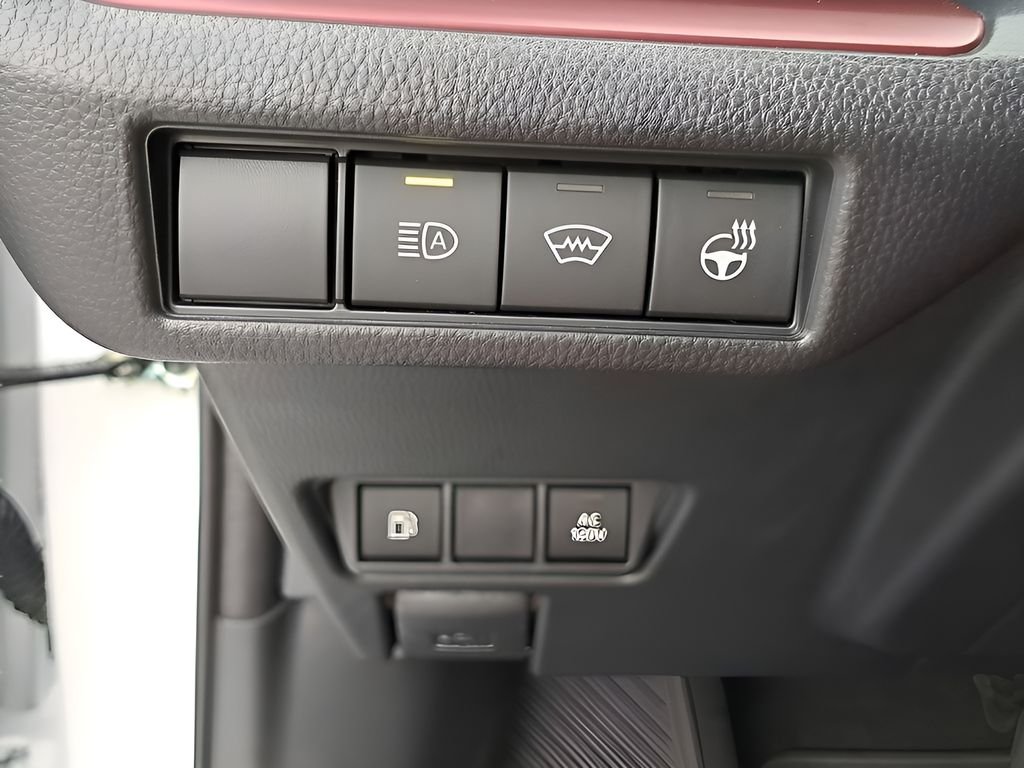 2026 Toyota Prius Plug-in Hybrid XSE - Photo 29