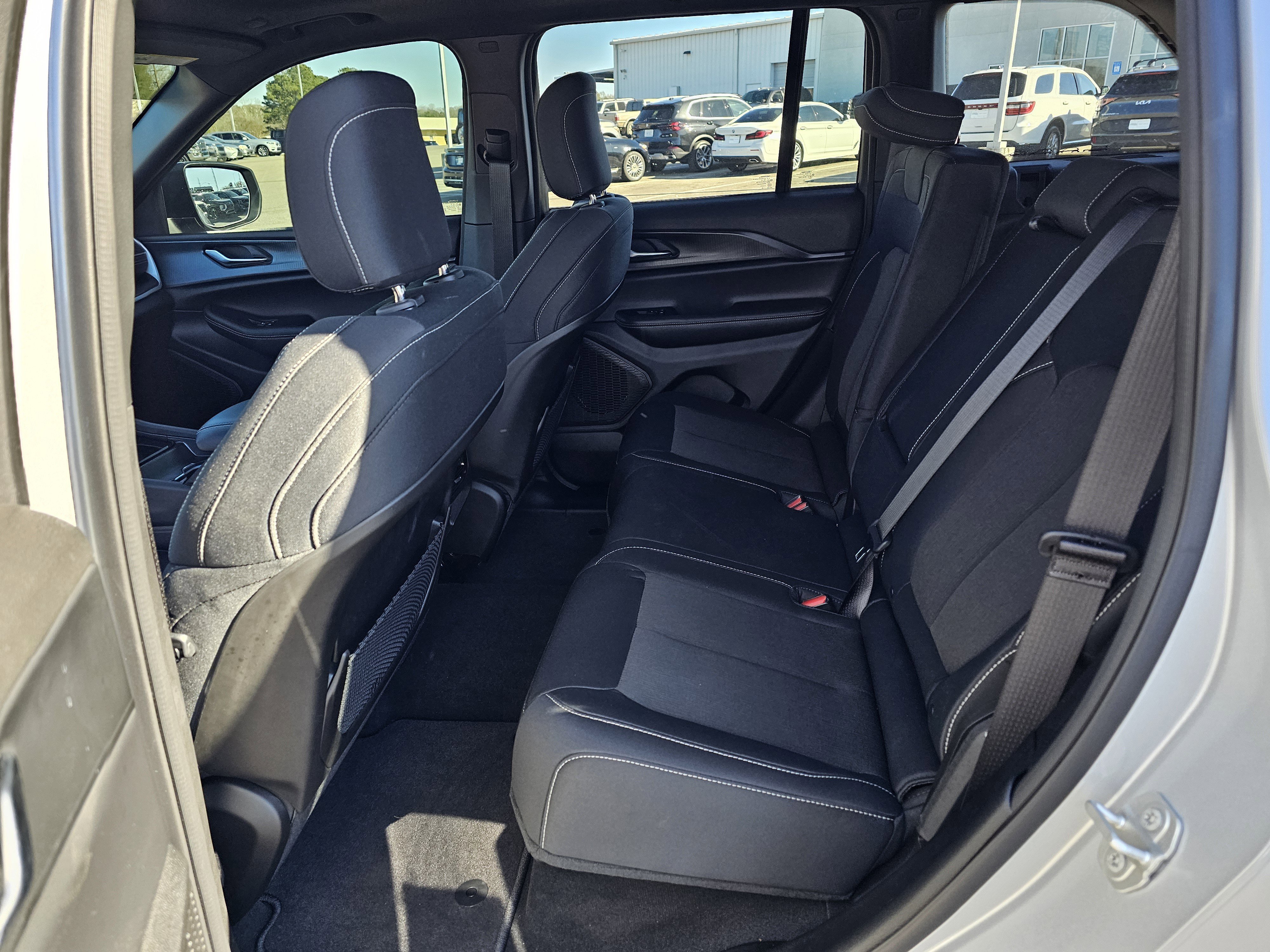 New 2024 Silver Zynith Jeep Laredo X image 32