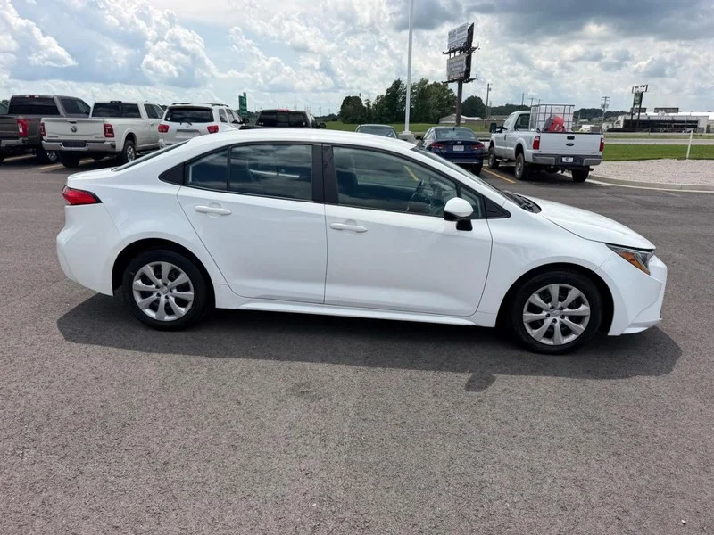 Certified Used 2023 Ice Toyota LE image 4