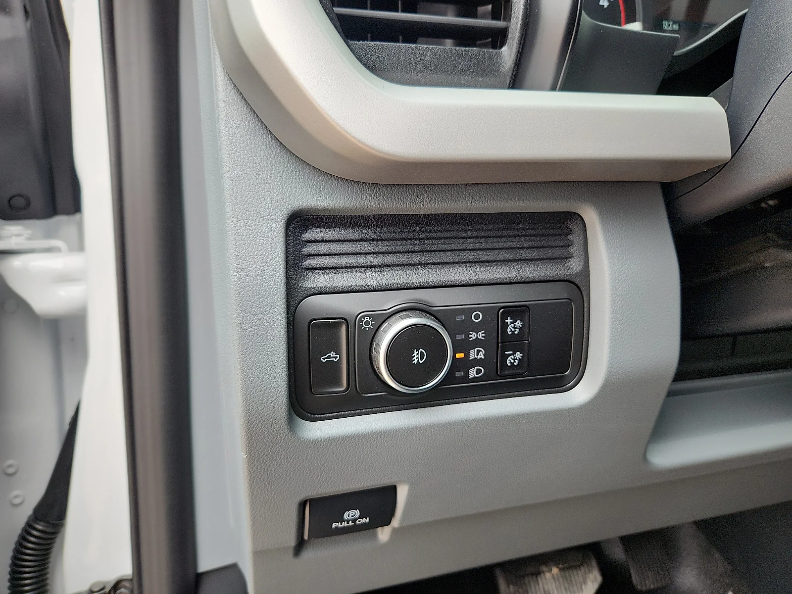 New 2026 Oxford White Ford F-250® XL image 16