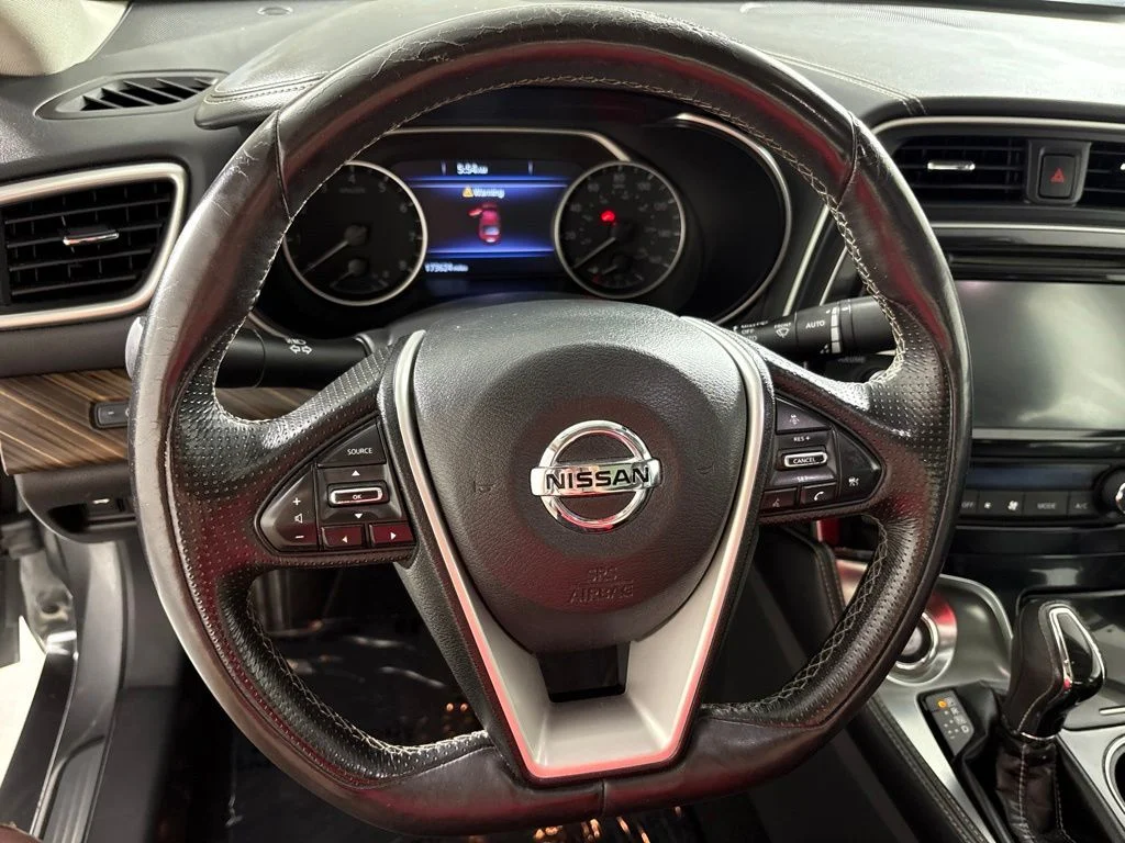 Used 2016 Gray Nissan Platinum image 28