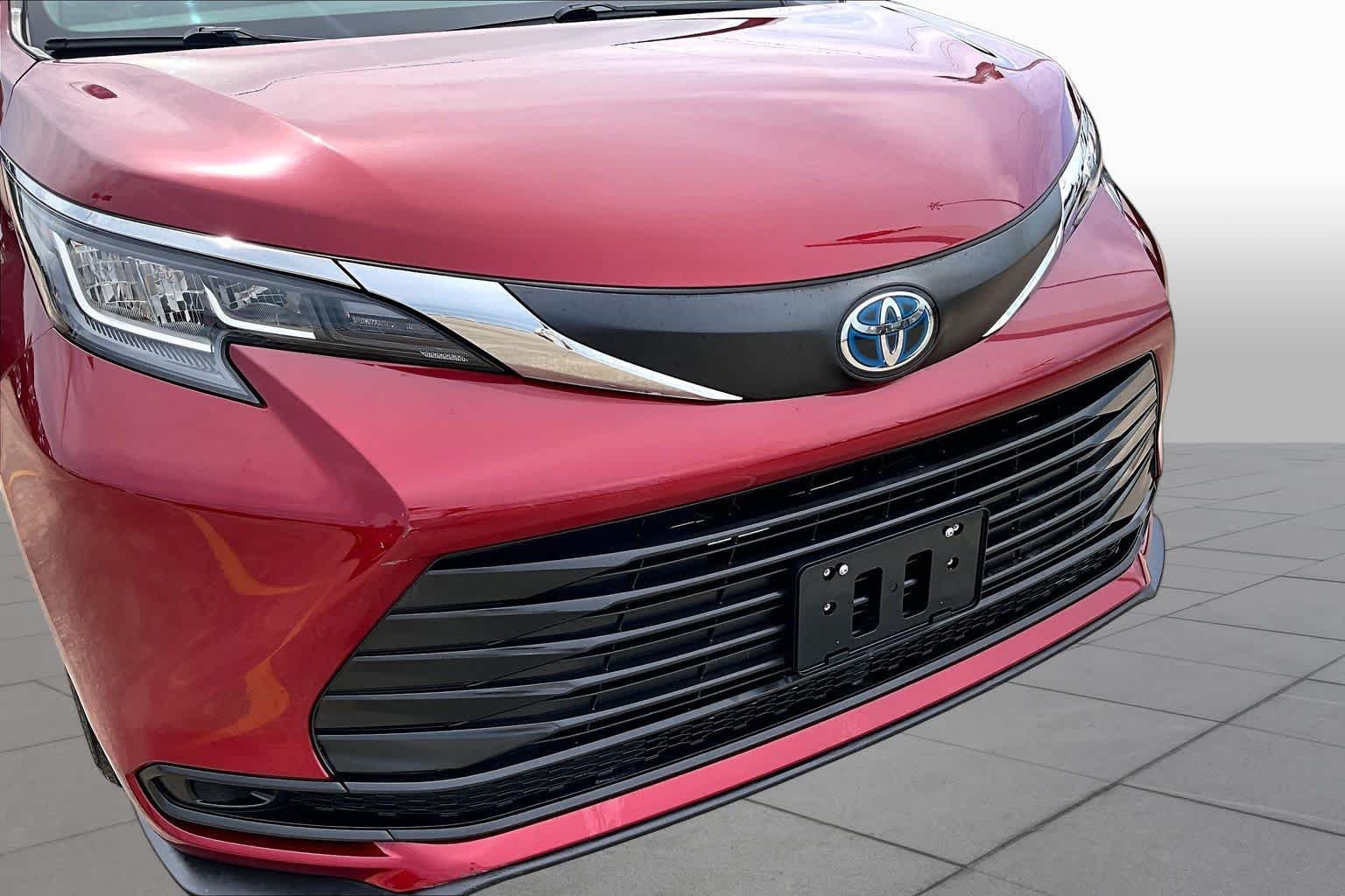 Used 2021 Ruby Flare Pearl Toyota LE image 29