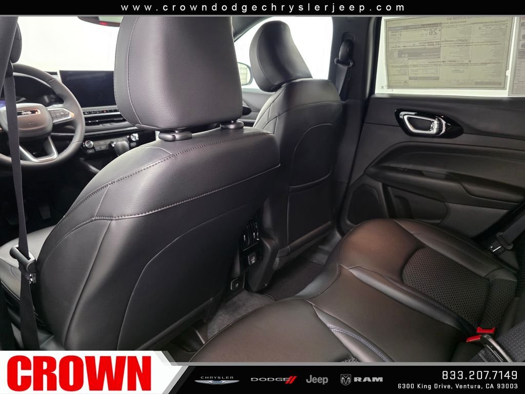New 2026 Fathom Blue Pearl-Coat Exterior Paint Jeep Latitude image 10
