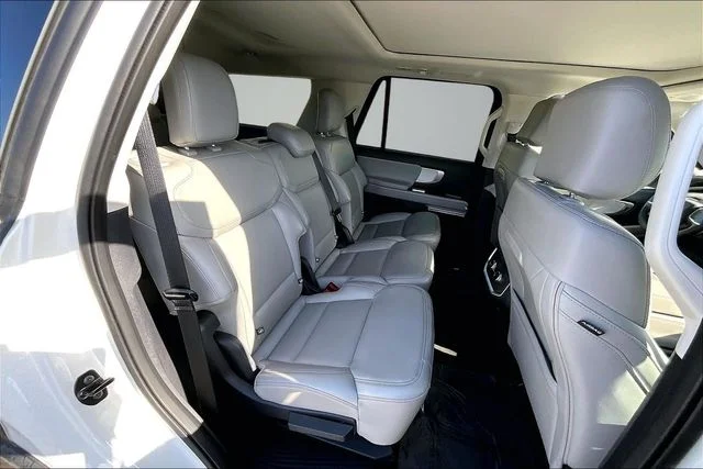 Used 2025 White Metallic Ford Active image 25