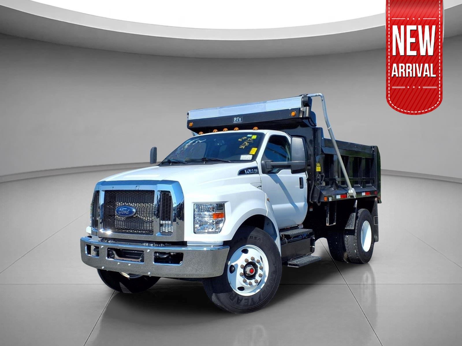 Used 2024 WHITE FORD MEDIUM TRUCK  image 1