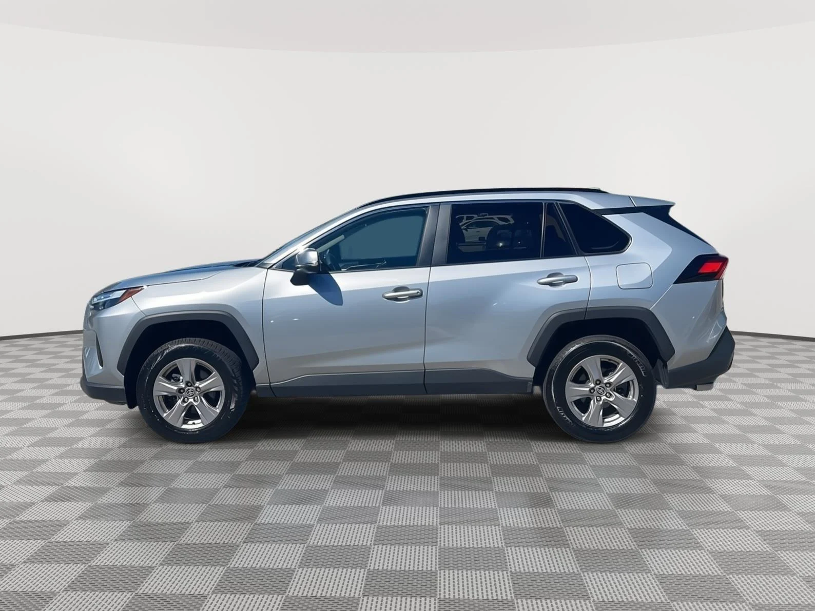 Used 2025 Silver Sky Metallic Toyota XLE image 8