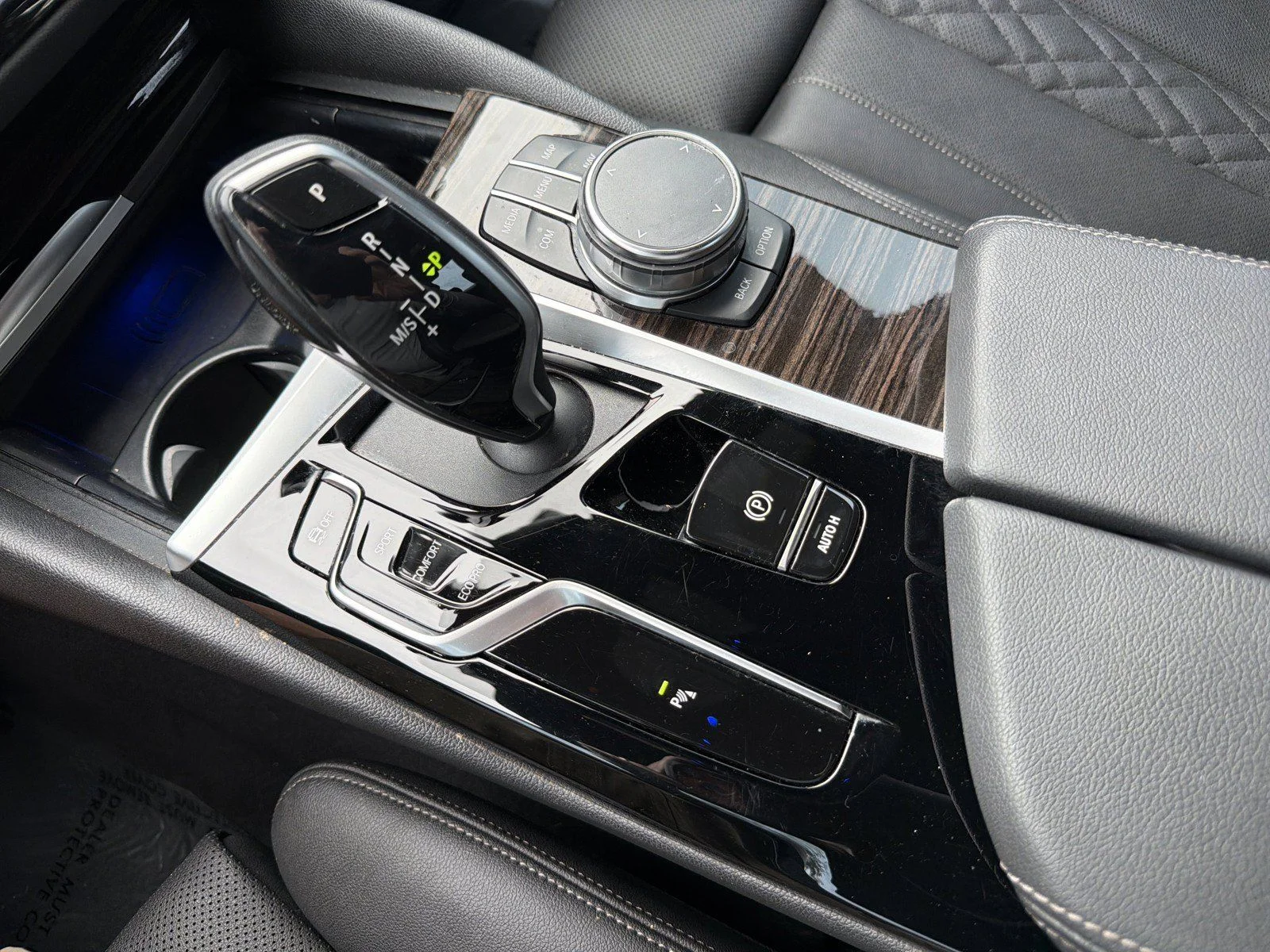 Used 2023 Skyscraper Grey Metallic BMW 540i image 34