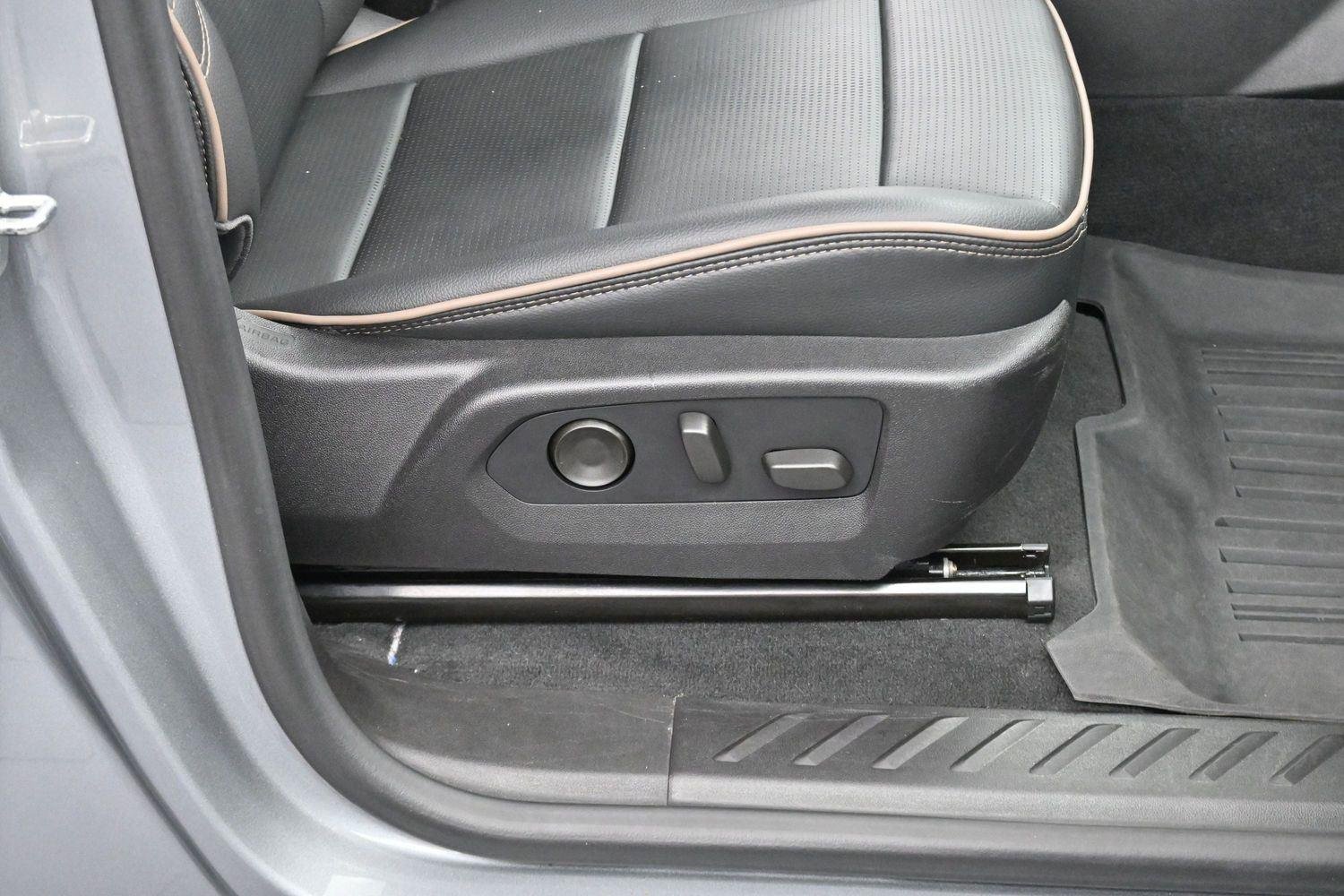 Used 2023 Sterling Metallic GMC Denali image 32
