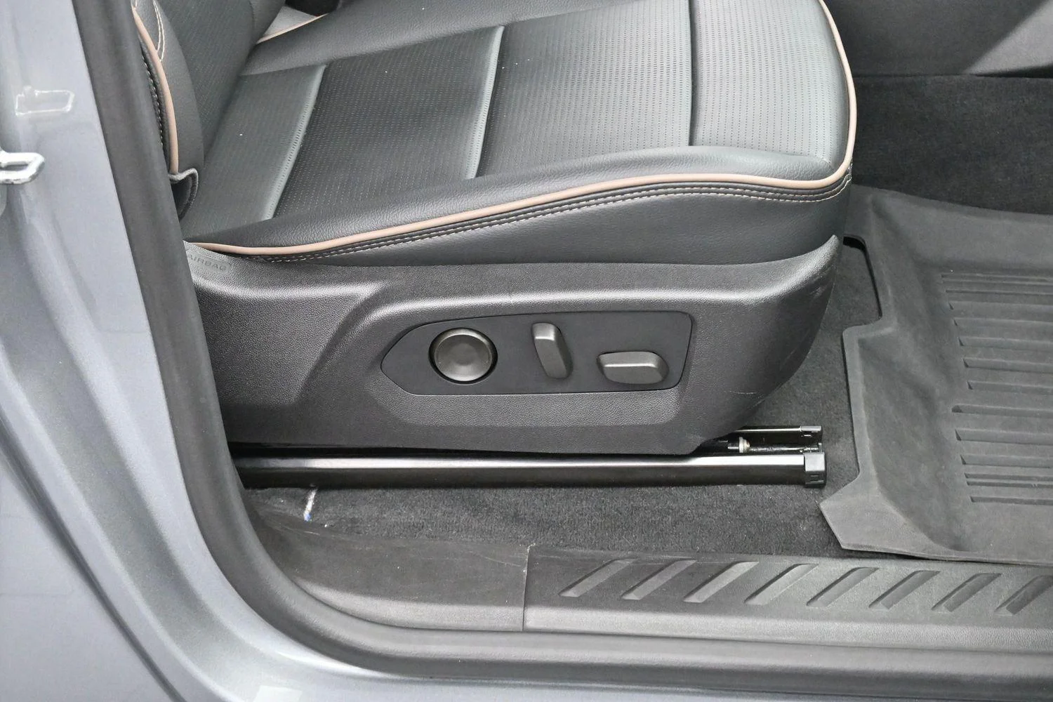 Used 2023 Sterling Metallic GMC Denali image 32