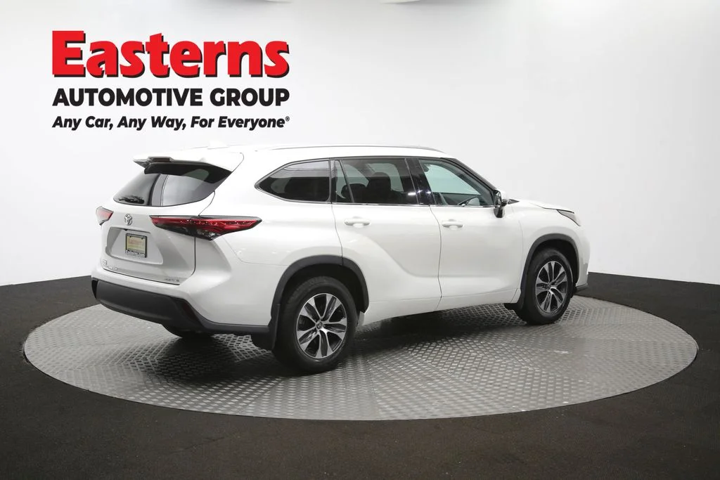 Used 2021 White Toyota XLE image 43