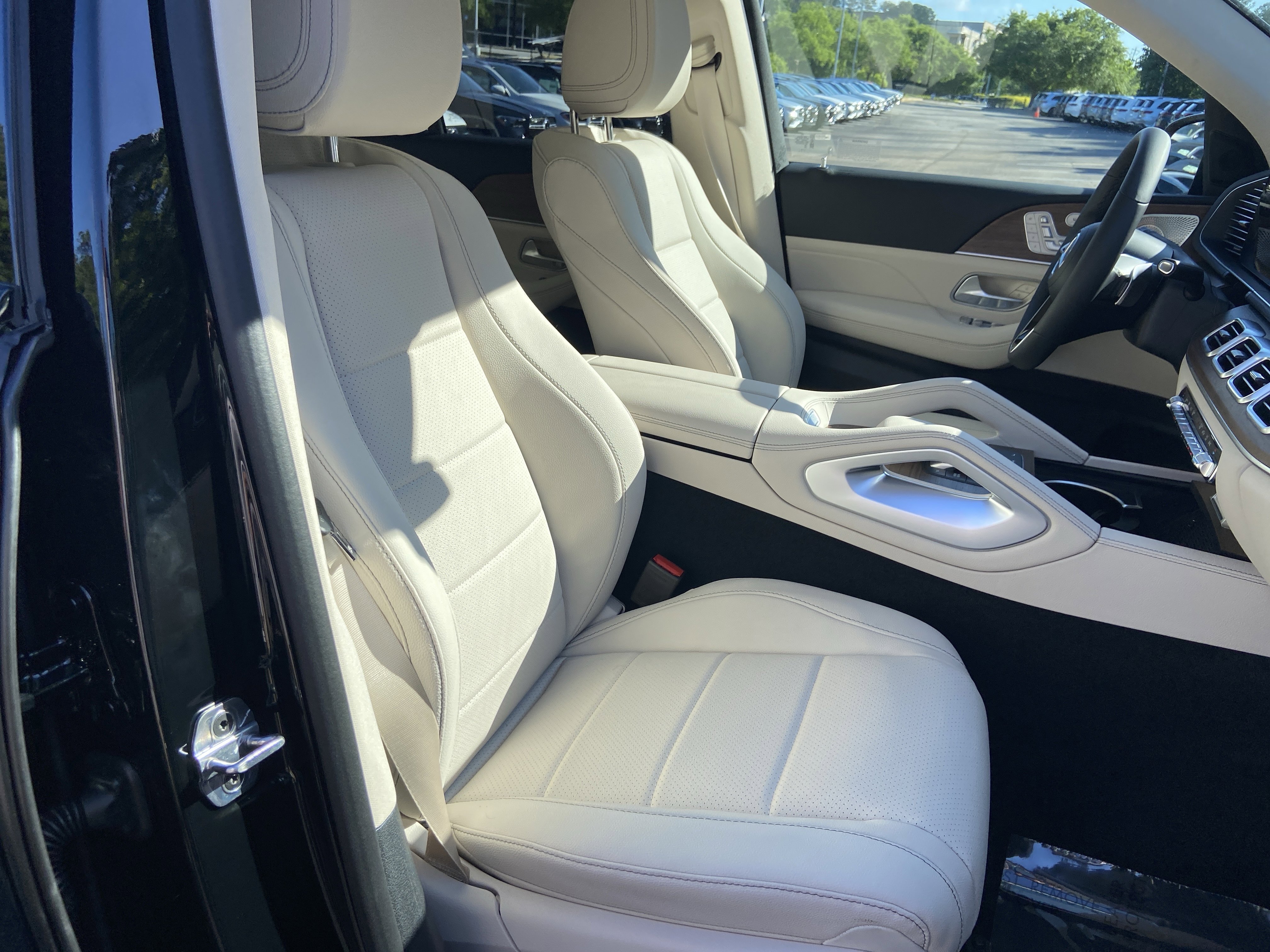 New 2026 Black Mercedes-Benz GLE 450 4MATIC® SUV image 44