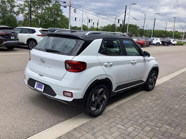 New 2026 Lunar White/Black Roof Hyundai SEL w/Two-Tone Roof image 4