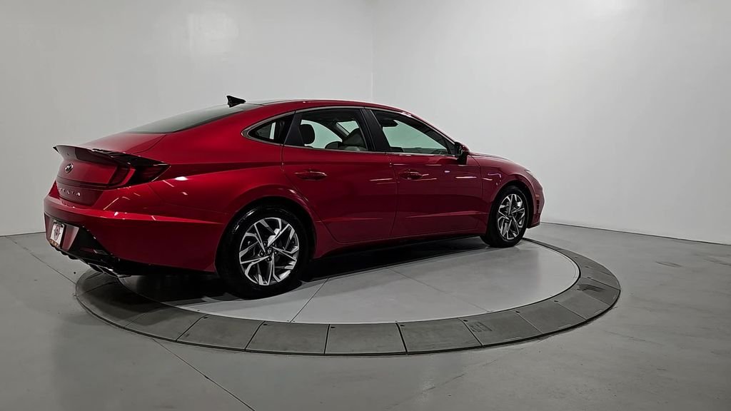 Used 2020 Red Hyundai SEL image 5
