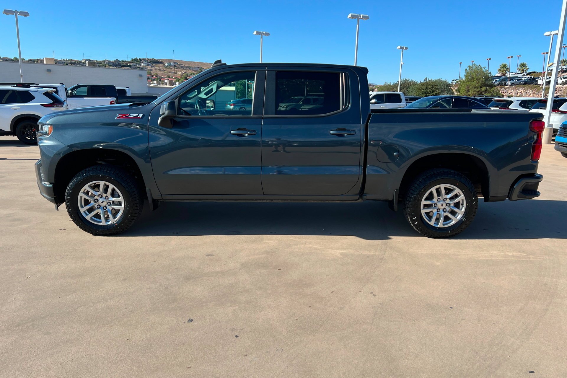 2020 Chevrolet Silverado 1500 RST - Photo 2