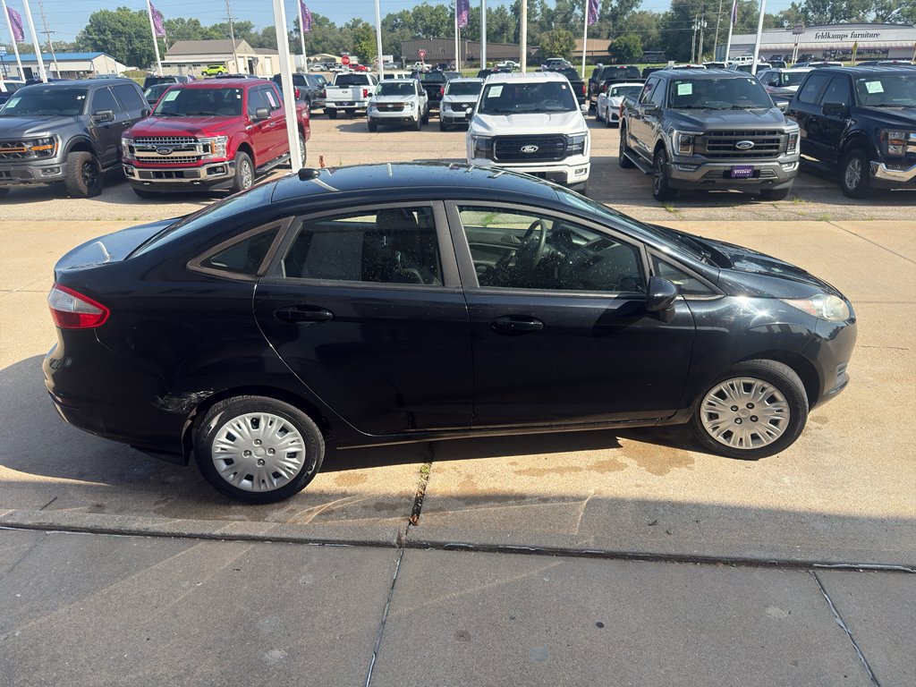 Used 2019 Shadow Black Ford S image 7