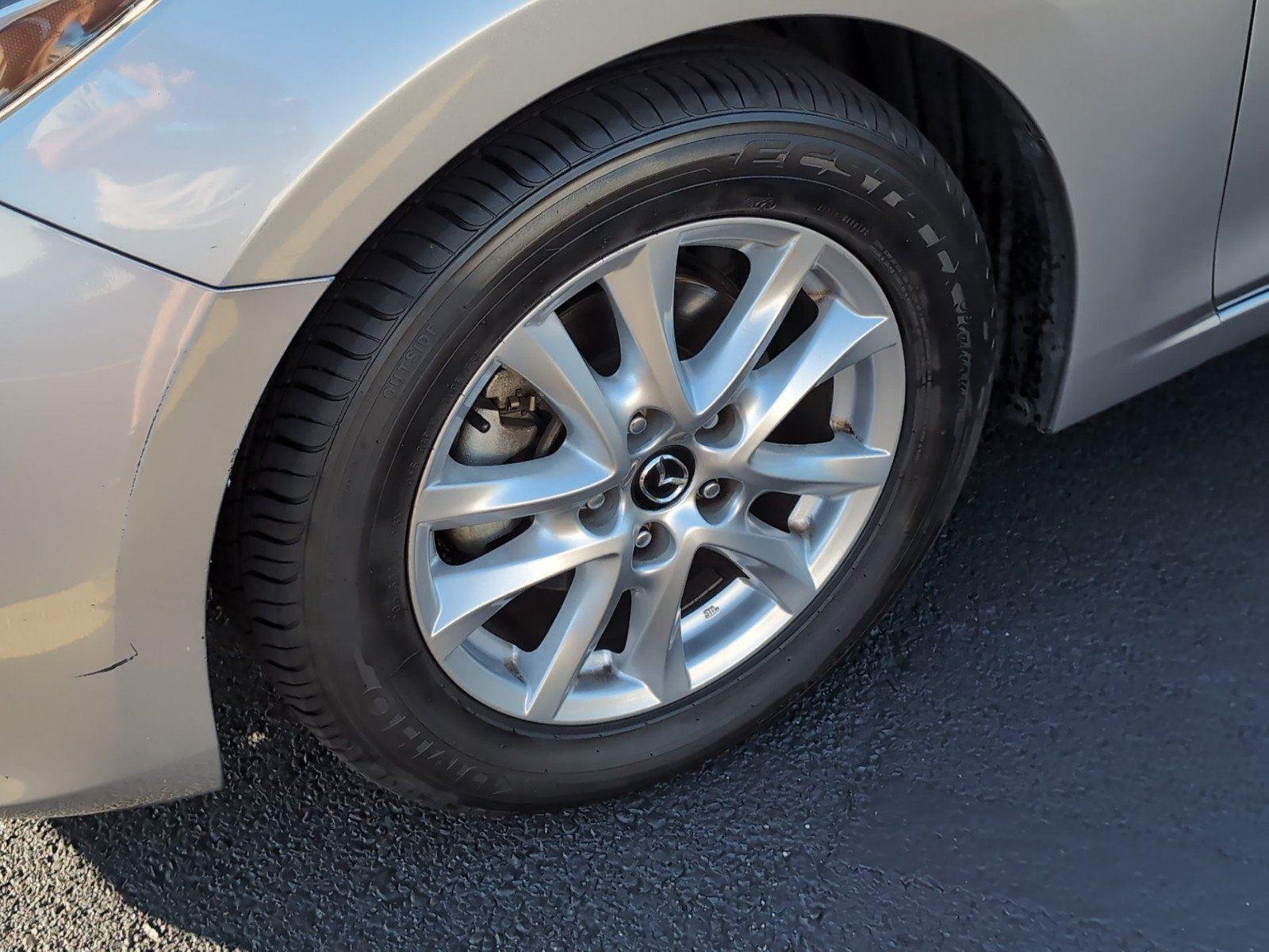 Used 2014 Liquid Silver Metallic Mazda i Touring image 11